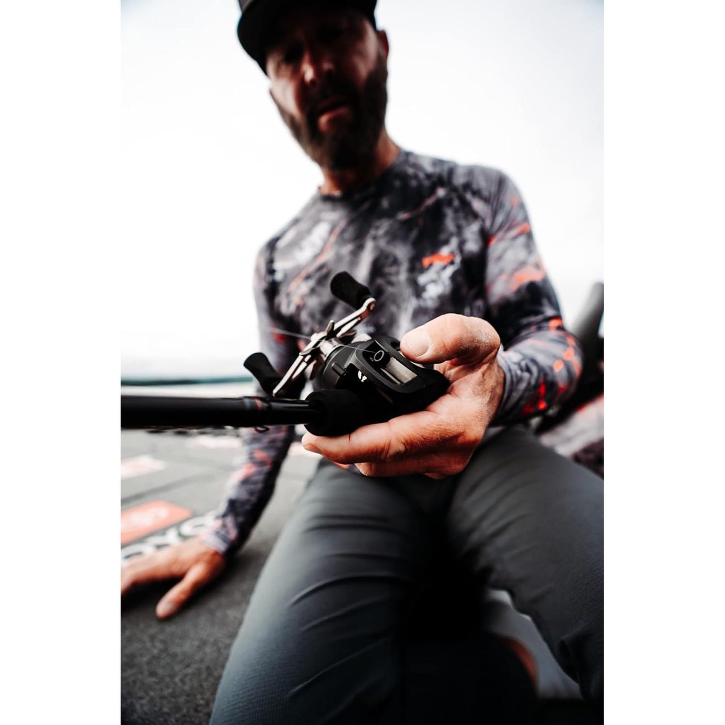 13 FISHING Inception G2 Baitcast Reel - 7.3:1 Ratio - RH Retrieve (Fresh)